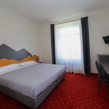 Hotel Regina Del Bosco Ronzone